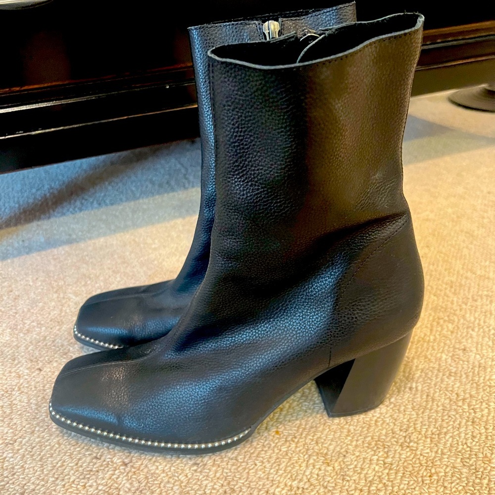 CAVERLY Black Leather Jamie Stud Trim Boots Size 40/US 9